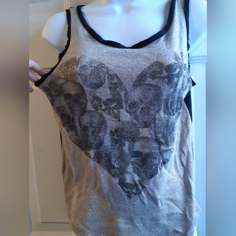 Skull Tank - Picture 9 of 13